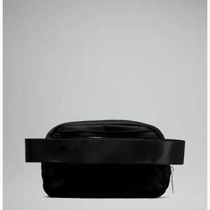 Lululemon Everywhere Belt Bag 1L